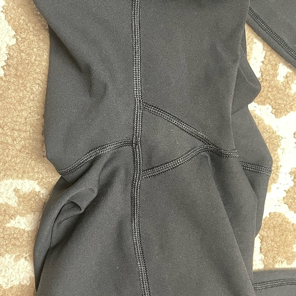 Lululemon - Picture 3 of 3